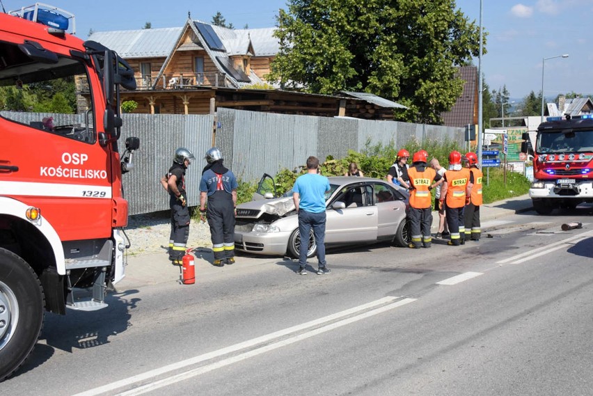 Kościelisko. Z ciężarówki wypadła jedna część, osobowe audi zniszczone [ZDJĘCIA]