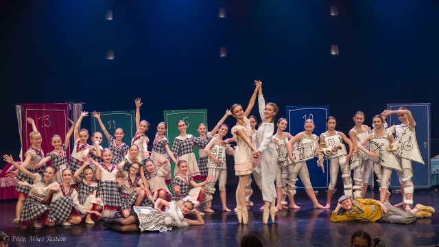 Fundacja Rozwoju Sztuki Tańca przedstawiła spektakl baletowy "Brakujące ogniwo"