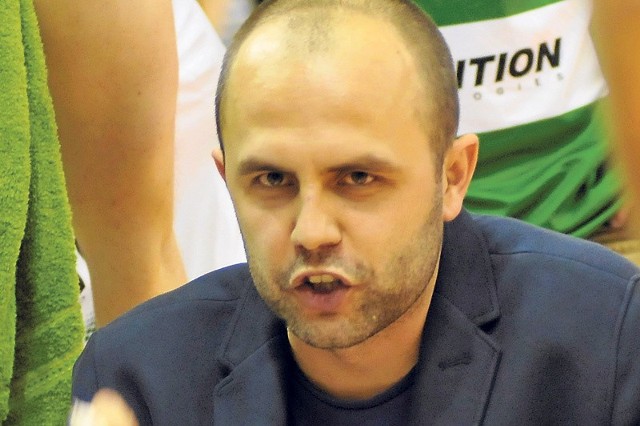 Trener Michał Baran jest mocno poirytowany faktem, iż często, gęsto nie mógł prowadzić treningów  w hali przy ul. Bursaki.