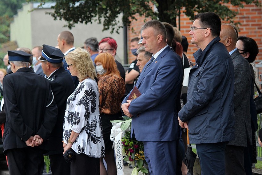 Pogrzeb wieloletniego burmistrza Warty Jana Serafińskiego. Tłumy ludzi żegnały burmistrza - ZDJĘCIA