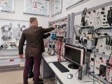 Politechnika Częstochowska ma nowoczesne laboratorium. Studenci będą je wykorzystywać do nauki o sterowaniu i diagnostyce samochodu