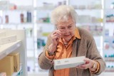 Od stycznia nowe darmowe leki dla seniorów. Lista refundacyjna 2024 zawiera nowe wskazania dla leków aptecznych i specjalnych
