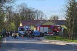 Wypadek motocyklisty pod Krakowem. Wezwano śmigłowiec lotniczego pogotowia. Duże utrudnienia na drodze