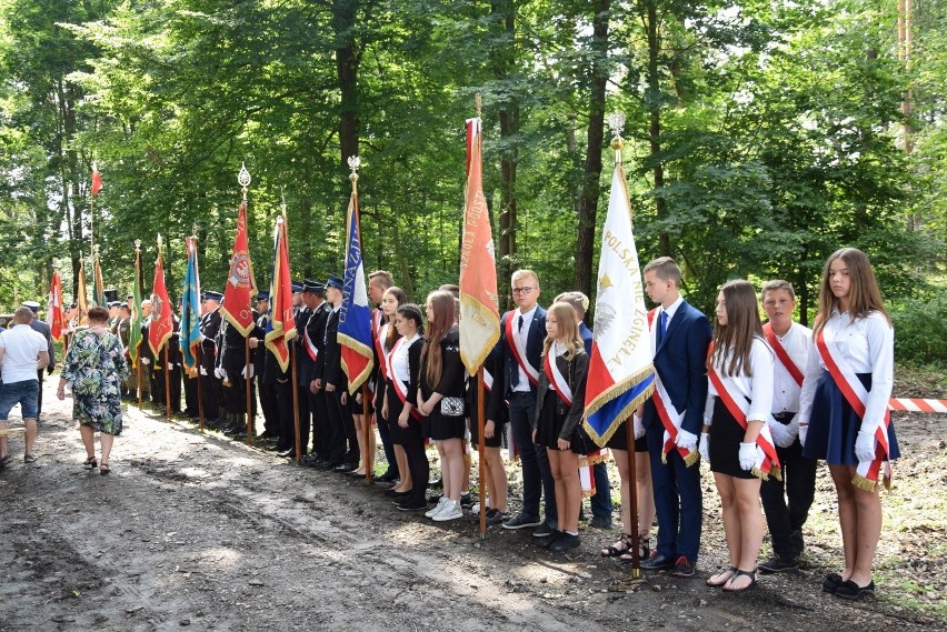 Msza w lesie w Barbarce. Pamiątka partyzanckiej modlitwy i pacyfikacji wsi [ZDJĘCIA]