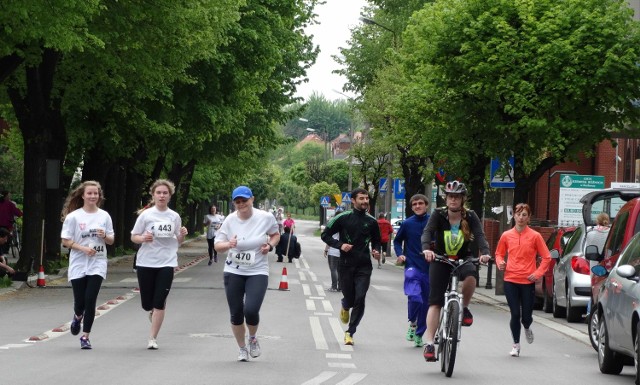 Zdjęcia z popularnego w Raciborzu Biegu bez Granic. Zapisz się na sierpniowy I Rafako Półmaraton Racibórz