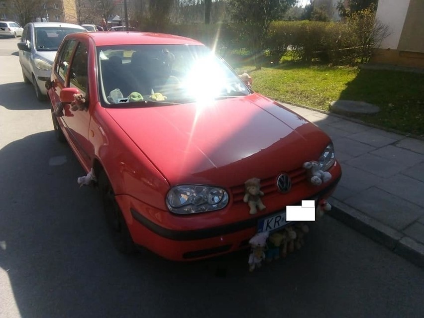 Kraków. "Maskotkowóz" zajechał do Nowej Huty. Ktoś ma fantazję!