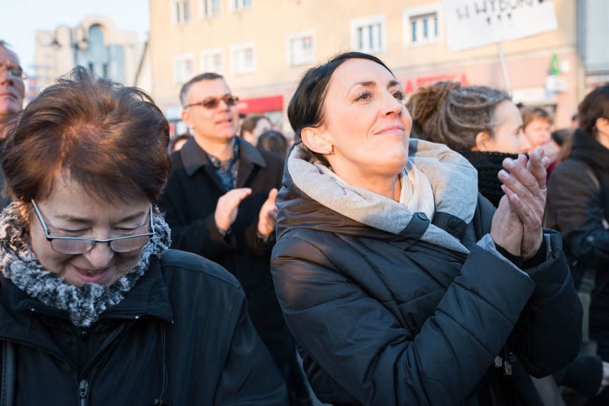 Protest w Opolu. Według policji manifestujących było około...