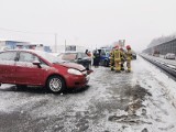 Wypadki i kolizje dziś mnożą się w województwie śląskim. Na drogach zalega śnieg i lód