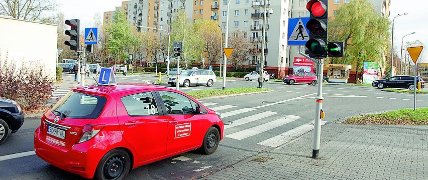 Osiedle Paderewskiego, skrzyżowanie ul. Powstańców i ul....