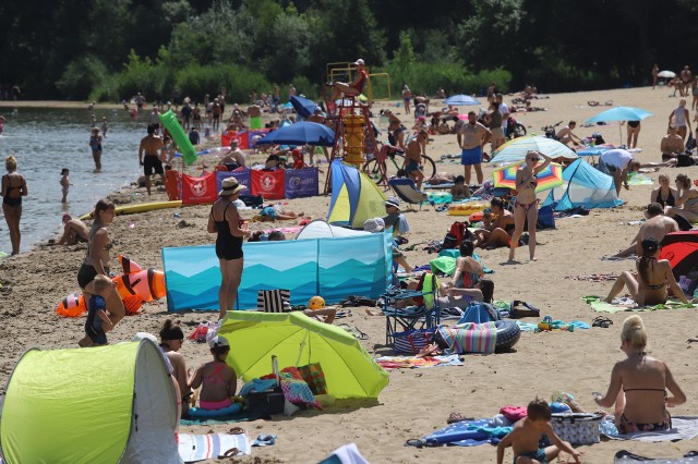 Pogoria III w Dąbrowie Górniczej to jedno z bardziej ulubionych miejsc kąpieli i plażowania.