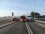 Gmina Stara Błotnica. Wypadek osobówki z ciężarówką. Poważnie ranny starszy kierowca 