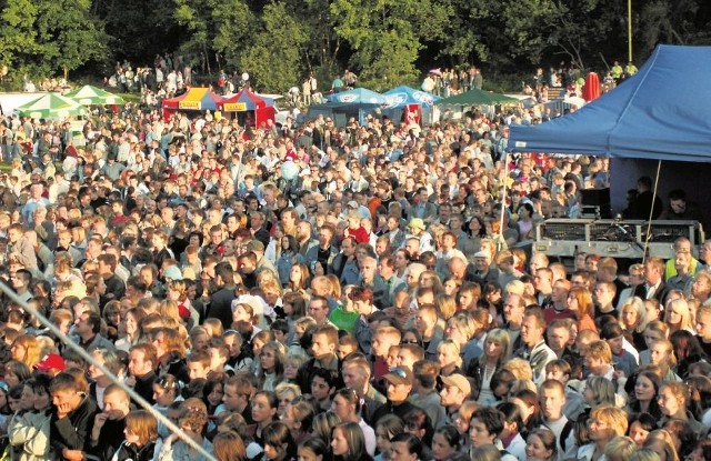 Policzanie potrafią i lubią się bawić. Podczas Dni Polic i Chemika wypełniają polanę po brzegi. Gwiazdy mogą być pewne publiki