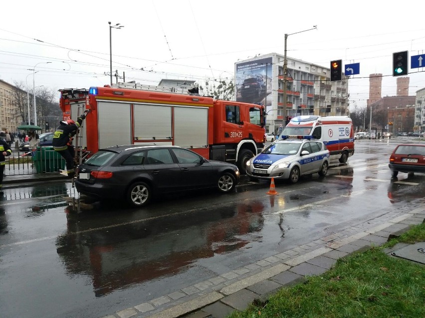 Karambol na Grabiszyńskiej. Zderzenie pięciu samochodów [ZDJĘCIA]