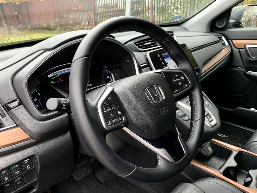 Honda CR-V to jeden z ulubionych przez Polaków SUV–ów...