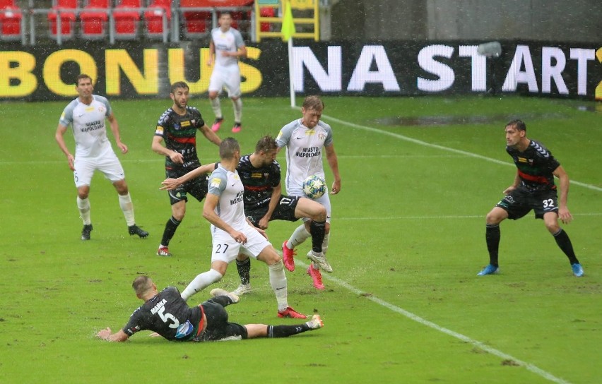 GKS Tychy przegrał z Puszczą Niepołomice 0:1...