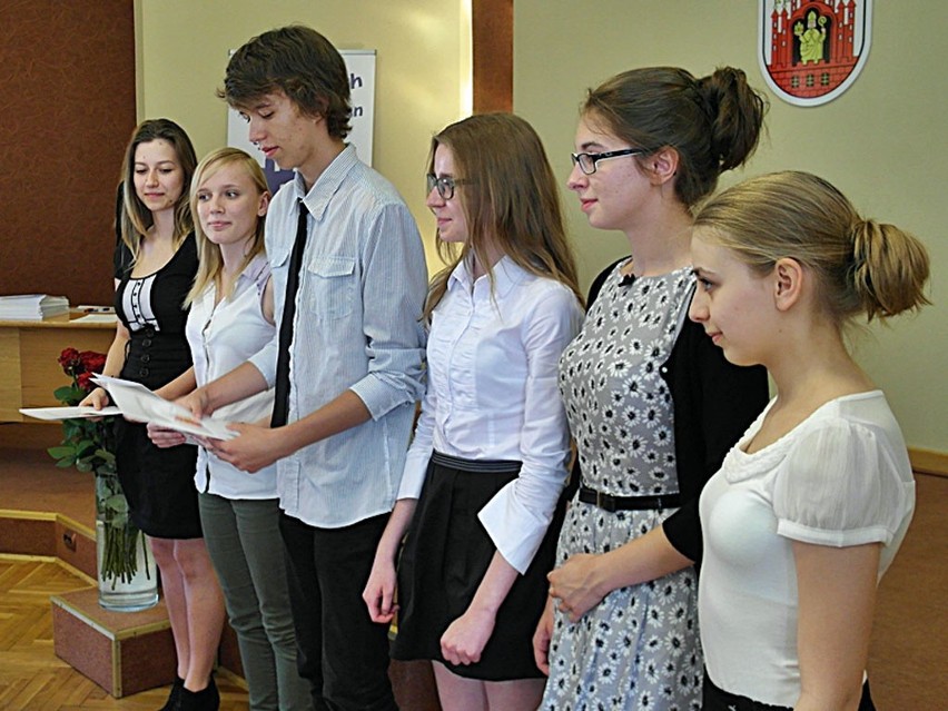 Najlepsi uczniowie  uhonorowani  w Grudziądzkim ratuszu