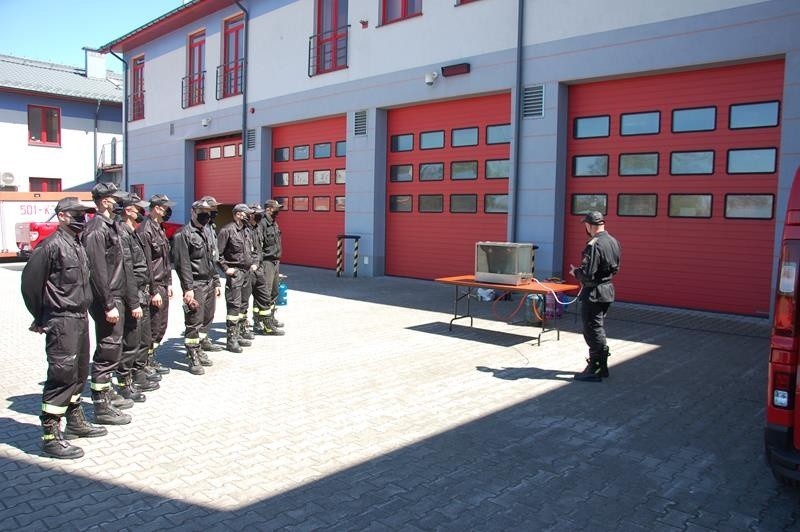 Staszowscy strażacy szkolili się z zakresu obsługi urządzeń fotowoltaicznych (ZDJĘCIA)