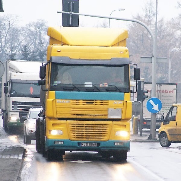 Obwodnica ma wyprowadzić z Inowrocławia ruch tranzytowy pojazdów, a zwłaszcza przejeżdżające obecnie przez samo centrum miasta setki TIR-ów.