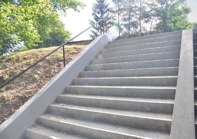 Wreszcie schody w pobliżu Tarnobrzeskich Wodociągów zostały wyremontowane.