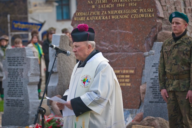 Katastrofa smoleńska: tak uczciliśmy pamięć ofiar w 2010 roku. Zobaczcie archiwalne zdjęcia