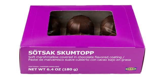 ÖTSAK SKUMTOPP to pianki  w polewie czekoladowej. Zawiera pochodząca z mleka serwatkę w proszku