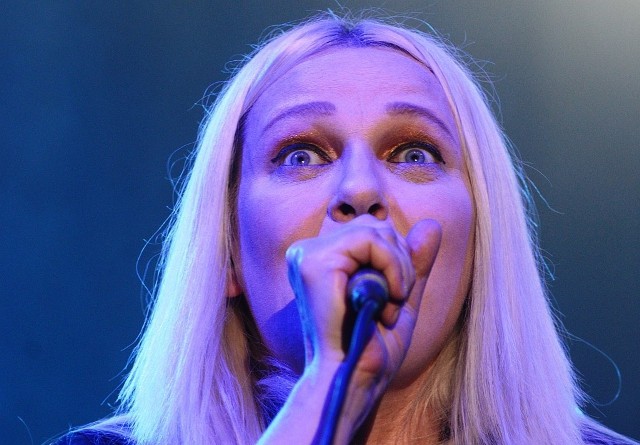 Katarzyna Nosowska - wokalistka i autorka tekstów piosenek zespołu Hey od początku, czyli od 1992 r.