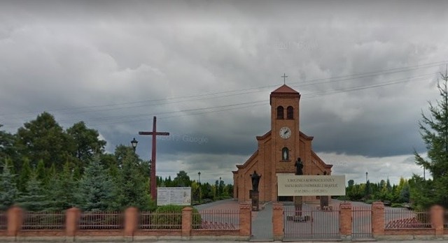Zgierski sanepid szuka wiernych, którzy mieli kontakt z proboszczem parafii św. Wojciecha w Mąkolicach w  gminie Głowno. Duchowny został zakażony koronawirusem.CZYTAJ DALEJ NA KOLEJNYM SLAJDZIE