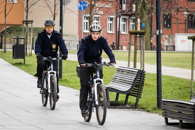 Od wtorku strażnicy miejscy mogą zasadzać się na rowerzystów czy „hulajnogistów” i wlepiać im mandaty – nawet do 1500 złotych!