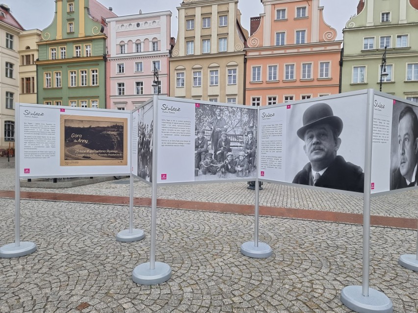 Na Placu Solnym stanęła wystawa opisująca historię Powstań...