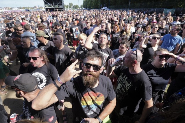 Festiwal w Jarocinie sięga swoją historią lat 70. XX wieku. Na dużej scenie swoje pierwsze występy dawali m.in. Sztywny Pal Azji, Kobranocka, Chłopcy z Placu Broni, T-Love, Moskwa, Oddział Zamknięty i wielu, wielu innych.