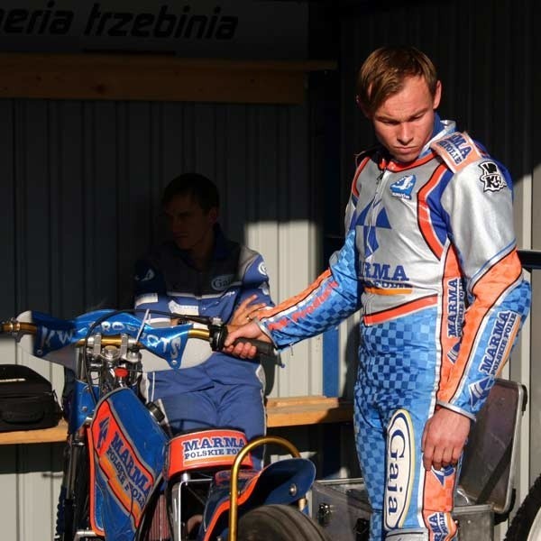 Maciej Kuciapa kompletuje sprzęt przed nowym sezonem.