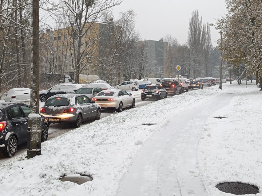 Zima zaskoczyła drogowców w Rudzie Śląskiej.