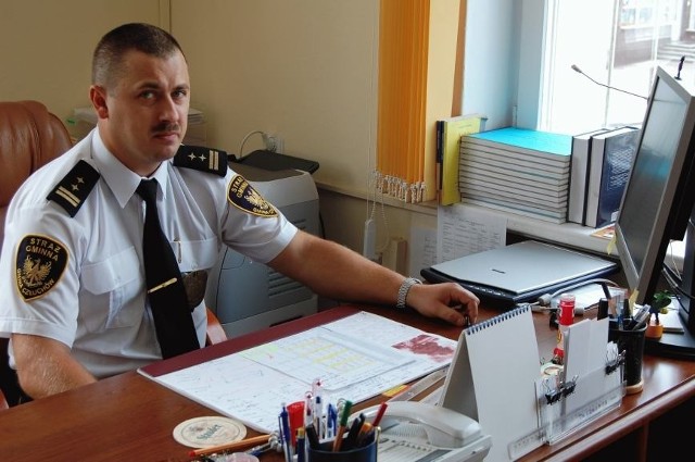 Komendant Krzysztof Bulwan zapewnia, że straż pracuje normalnie.