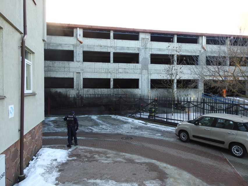 Na parkingu wielopoziomowym przy Hotelu Gołębiewski w...