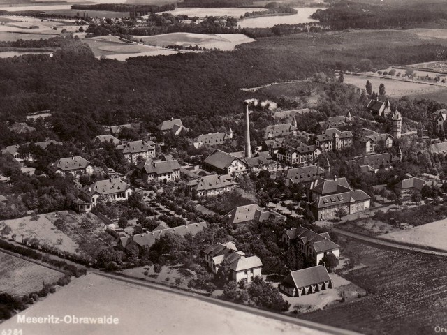 Panorama lotnicza Obrzyc z okresu drugiej wojny światowej
