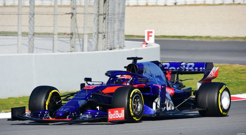 Red Bull Toro Rosso Honda - BOLID Toro Rosso STR14...