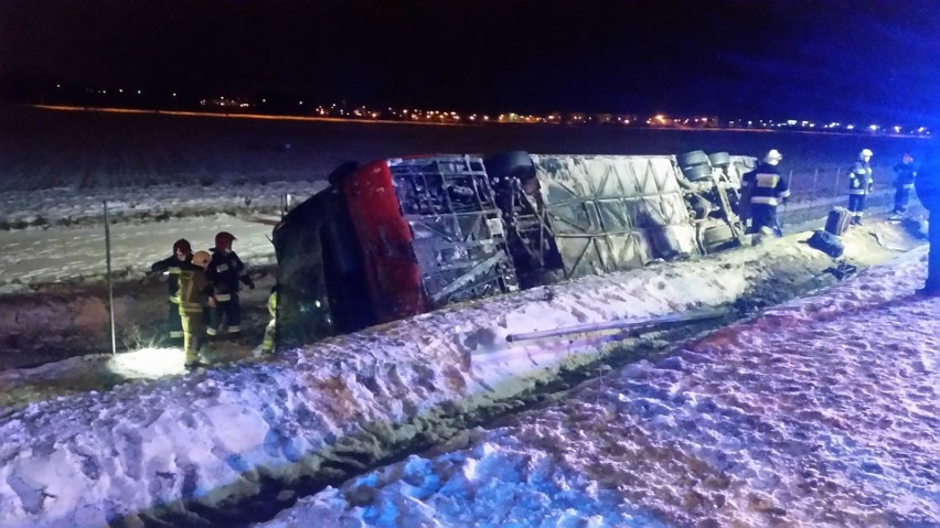 Wypadek autobusu na obwodnicy Garwolina