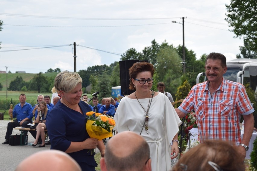 Mieszkańcy uhonorowali 11 chłopów z Masłomiącej zamordowanych w obozie Gross-Rosen [ZDJĘCIA]