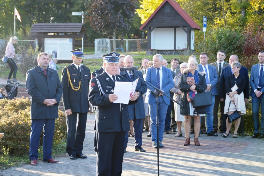 Strażacy z Czarnej Dabrówki ochotnicy mają swój sztandar