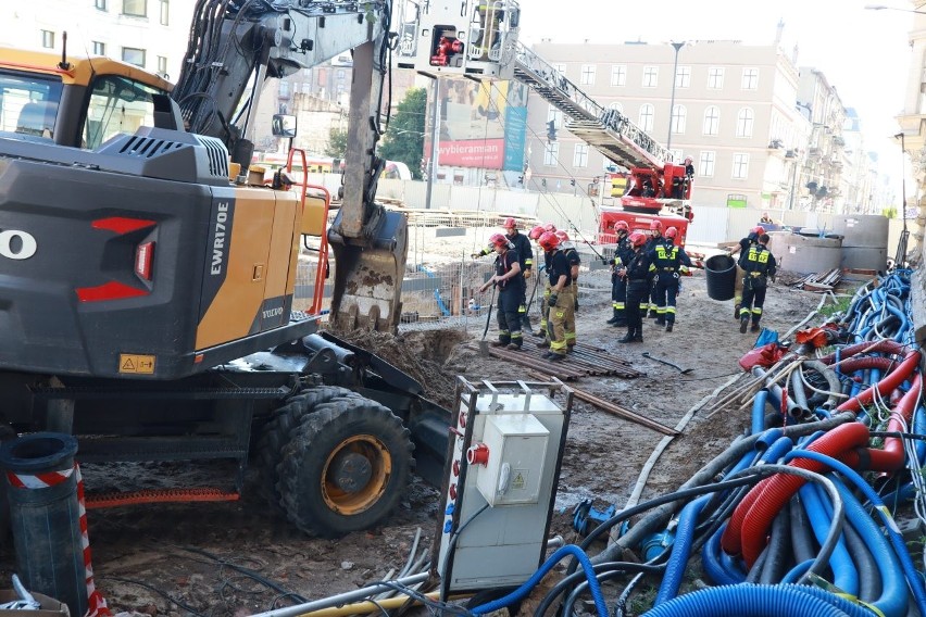 Łódź: Ochroniarz wpadł do metra!