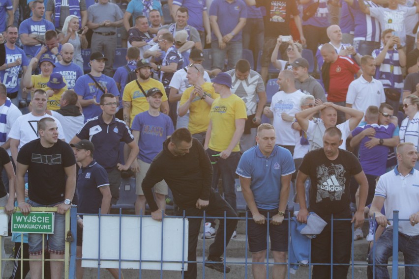 Ruch Chorzów - GKS Katowice 1:0. Tak cieszyli się kibice i piłkarze Niebieskich ZDJĘCIA