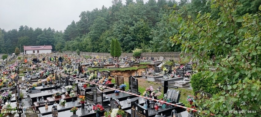 Na cmentarzu w Trzebini zapadła się ziemia