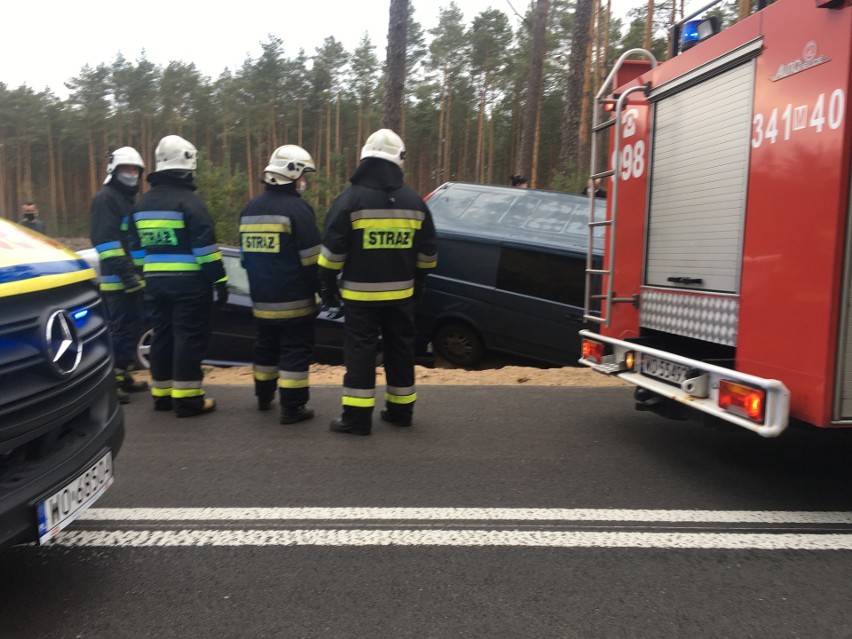 Wypadek w Łęgu Starościńskim. 1.05.2020 zderzyły się skoda i mercedes. Zdjęcia