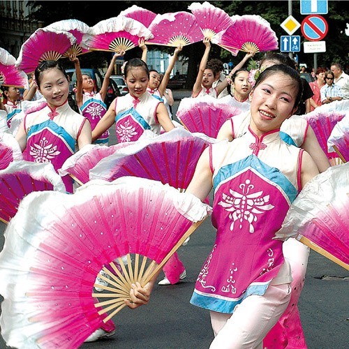 Tancerki z chińskiego Taipei to najbardziej egzotyczny zespół na tegorocznym Interfolku. Taniec z wachlarzami, jaki zaprezentowały podczas korowodu, wyglądał jak lot motyli.