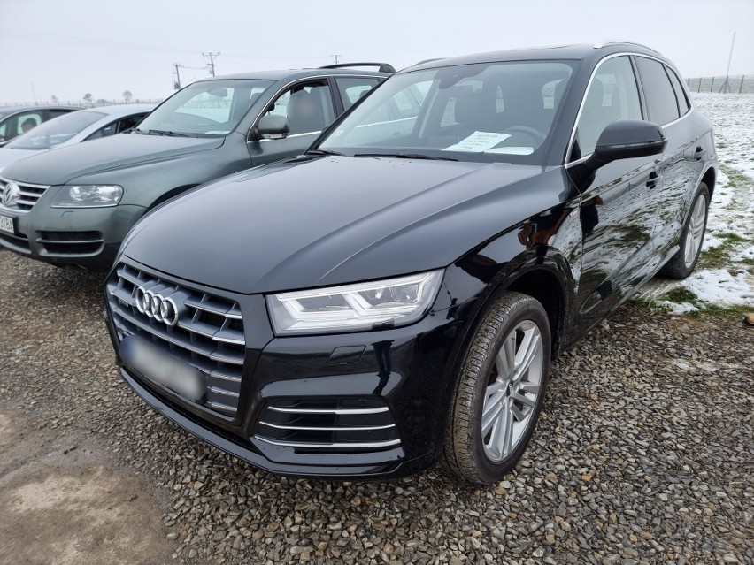 Audi Q5 z 2017 r., przebieg 42 tys. km, cena 145 tys. zł.
