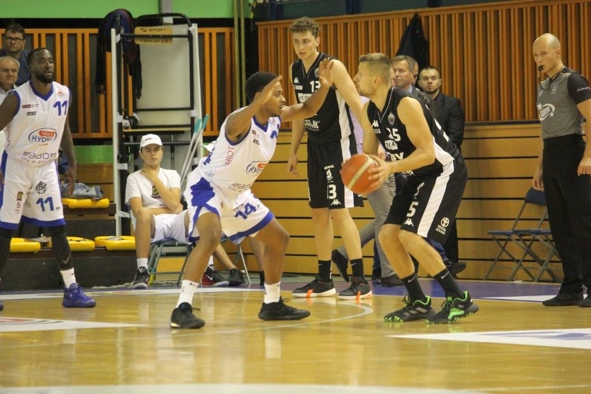 Start Lublin znowu zwycięski. W 2. kolejce wygrali w Radomiu z HydroTruck 77:66 (ZDJĘCIA)