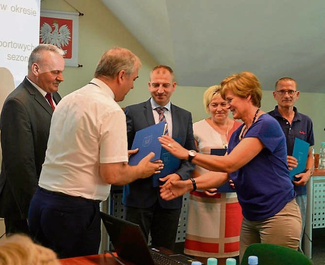 Wójt Lesław Blacha nagrodził dyrektorów i nauczycieli