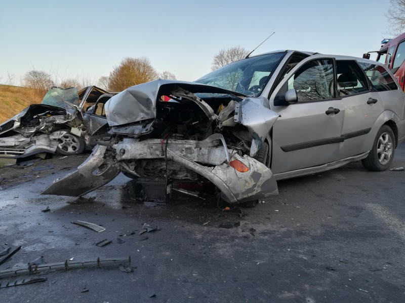 Wypadek koło Choszczna. Trzy osoby ranne [ZDJĘCIA]
