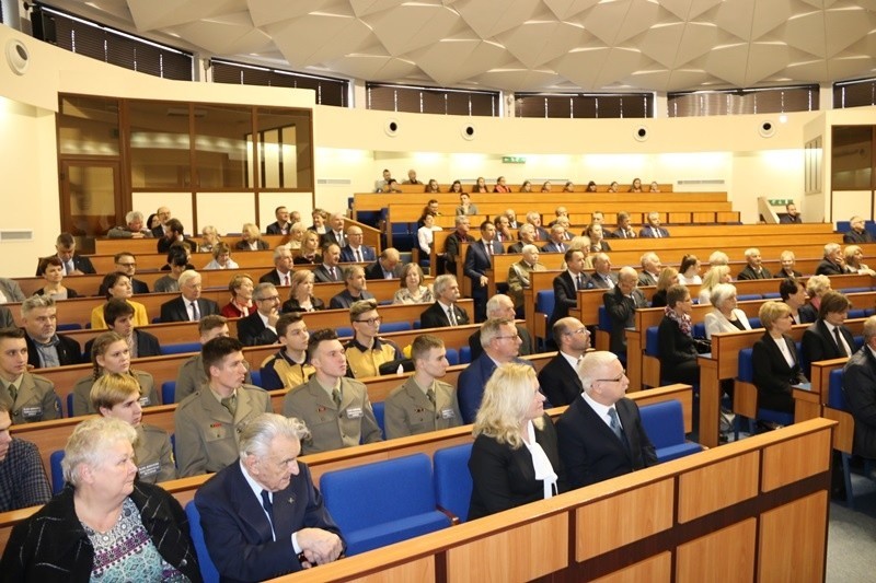 Starachowiczanie w gronie odznaczonych medalami z okazji 100-lecia Odzyskania Niepodległości.