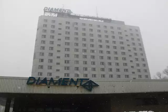 Kultowy hotel Diament z Jastrzębia wyburzono 6 lat temu. Zanim do tego doszło, pozwolono nam wejść i zrobić zdjęciaZobacz kolejne zdjęcia. Przesuwaj zdjęcia w prawo - naciśnij strzałkę lub przycisk NASTĘPNE